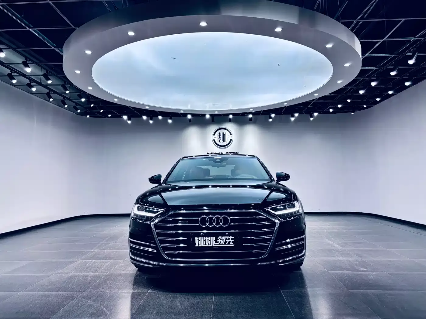 Audi A8 2018 A8L 55 TFSI quattro Luxury фото 2