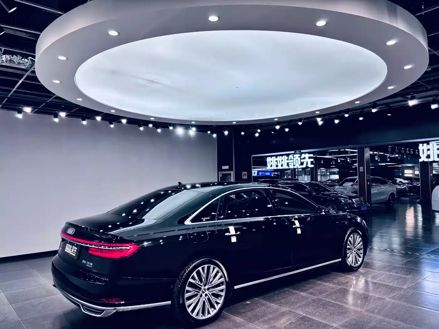 Audi A8 2018 A8L 55 TFSI quattro Luxury фото 3