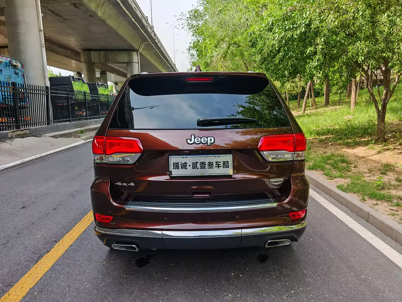 Jeep Grand Cherokee (Import) 2014 5.7L Flagship Deluxe Edition фото 13