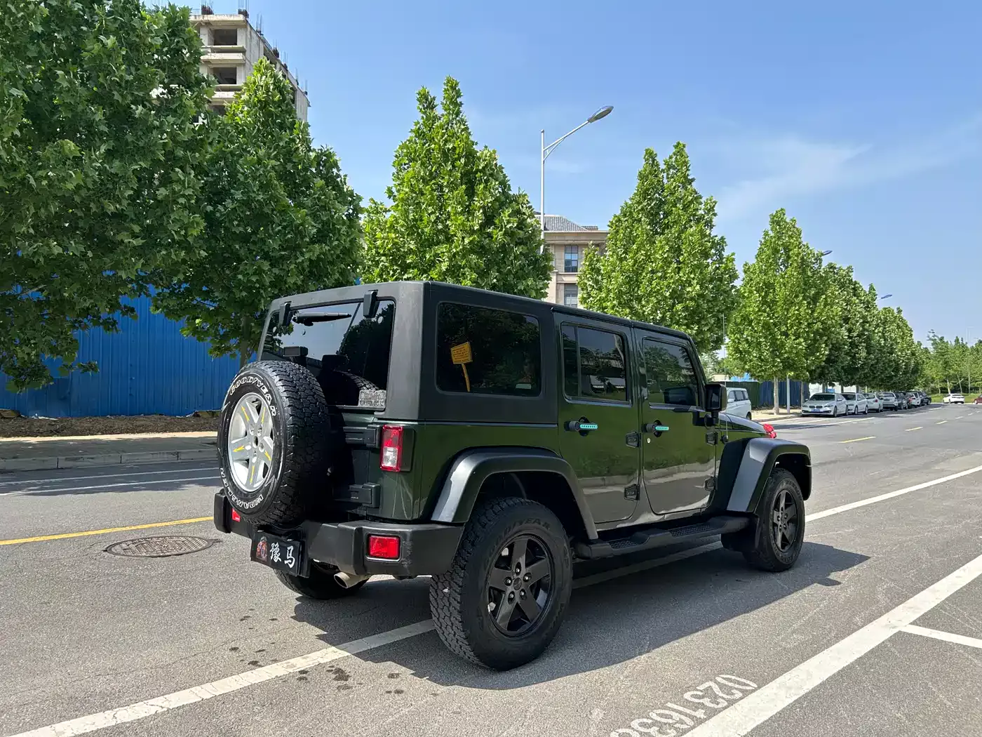 Jeep Wrangler 2010 3.8L Sahara 4-Door фото 7