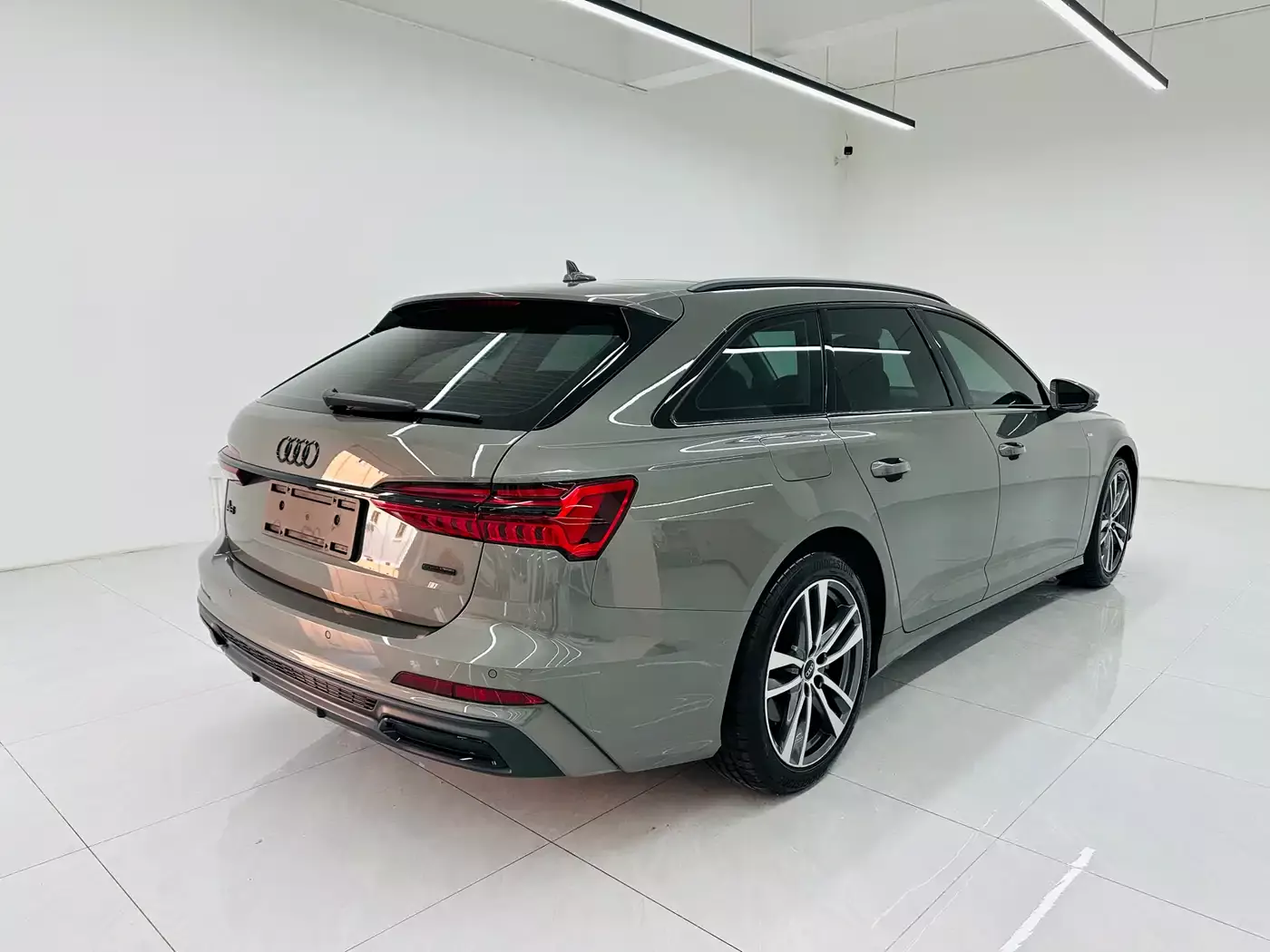 Audi A6 (Import) 2022 Avant Pioneer 40 TFSI Luxury Dynamic фото 6