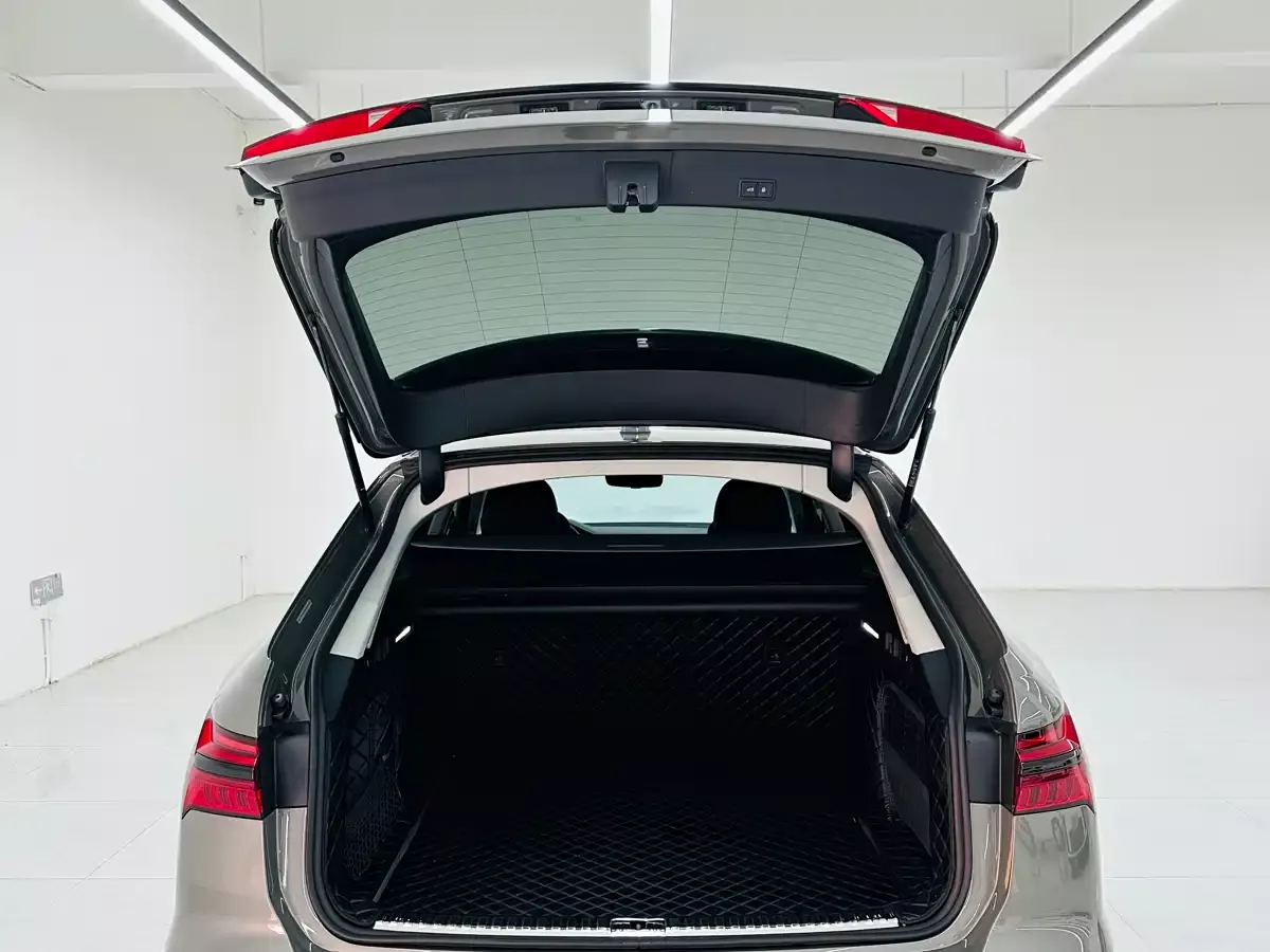 Audi A6 (Import) 2022 Avant Pioneer 40 TFSI Luxury Dynamic фото 18