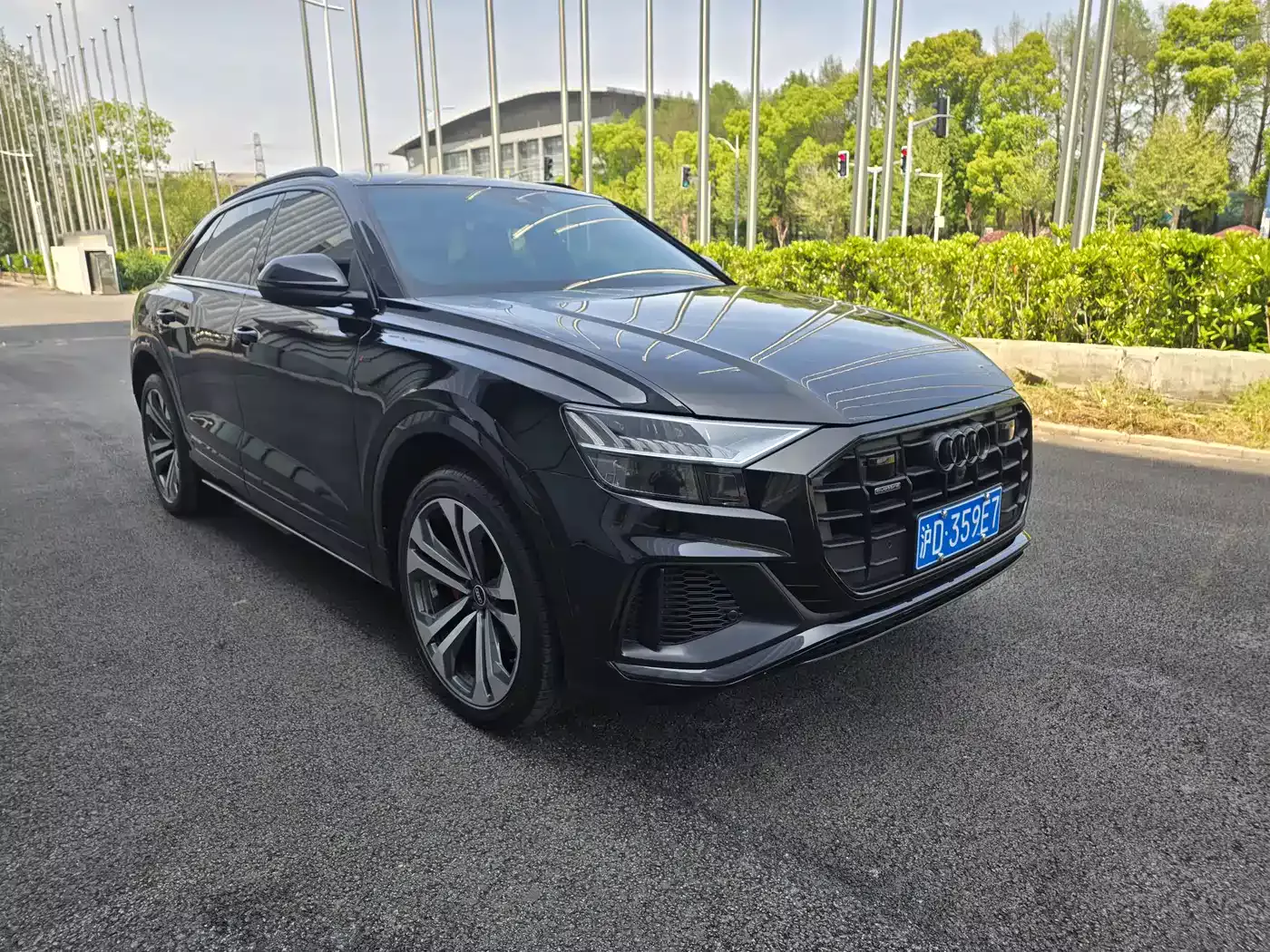 Audi Q8 2021 Model 55 TFSI Exclusive Dynamic фото 3