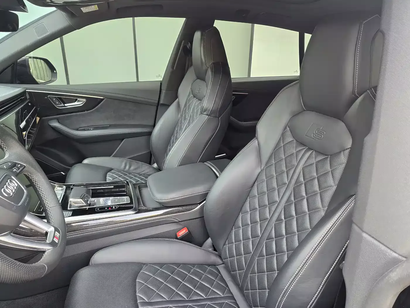 Audi Q8 2021 Model 55 TFSI Exclusive Dynamic фото 6