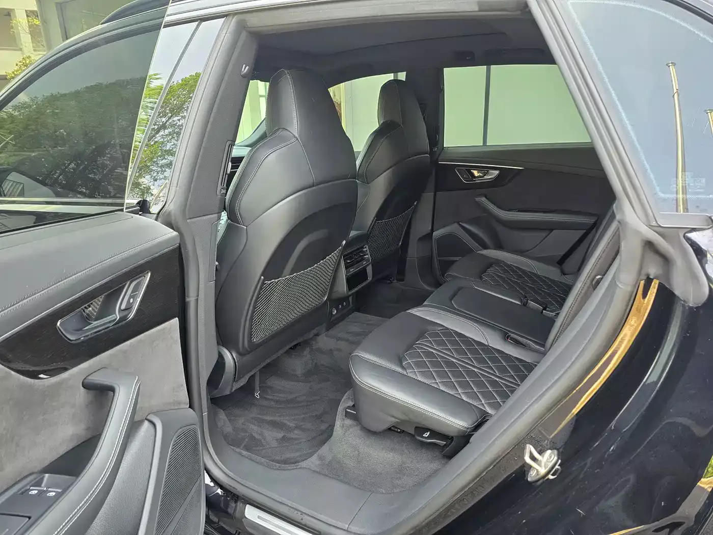 Audi Q8 2021 Model 55 TFSI Exclusive Dynamic фото 7