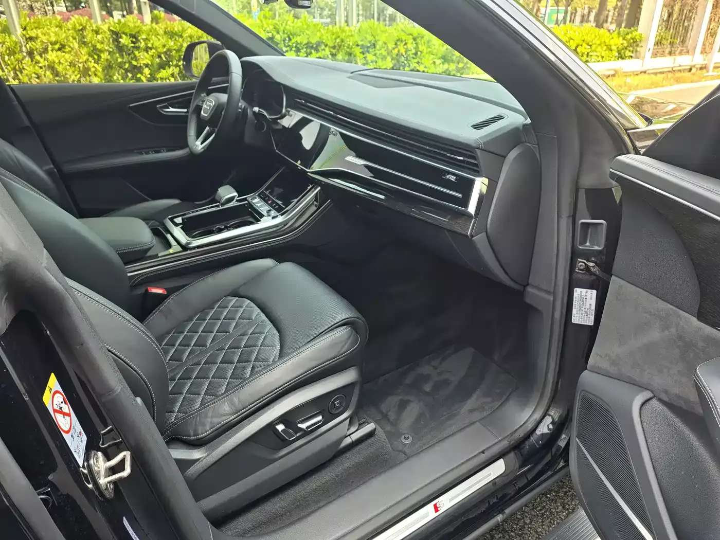 Audi Q8 2021 Model 55 TFSI Exclusive Dynamic фото 9