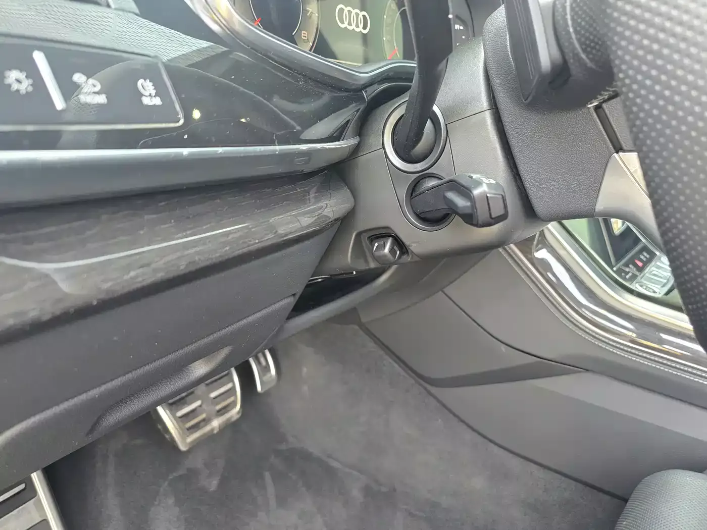Audi Q8 2021 Model 55 TFSI Exclusive Dynamic фото 12