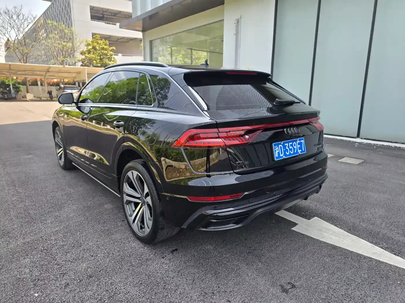 Audi Q8 2021 Model 55 TFSI Exclusive Dynamic фото 16