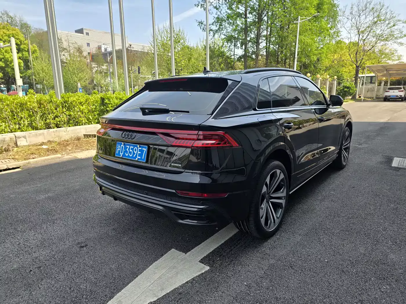 Audi Q8 2021 Model 55 TFSI Exclusive Dynamic фото 18
