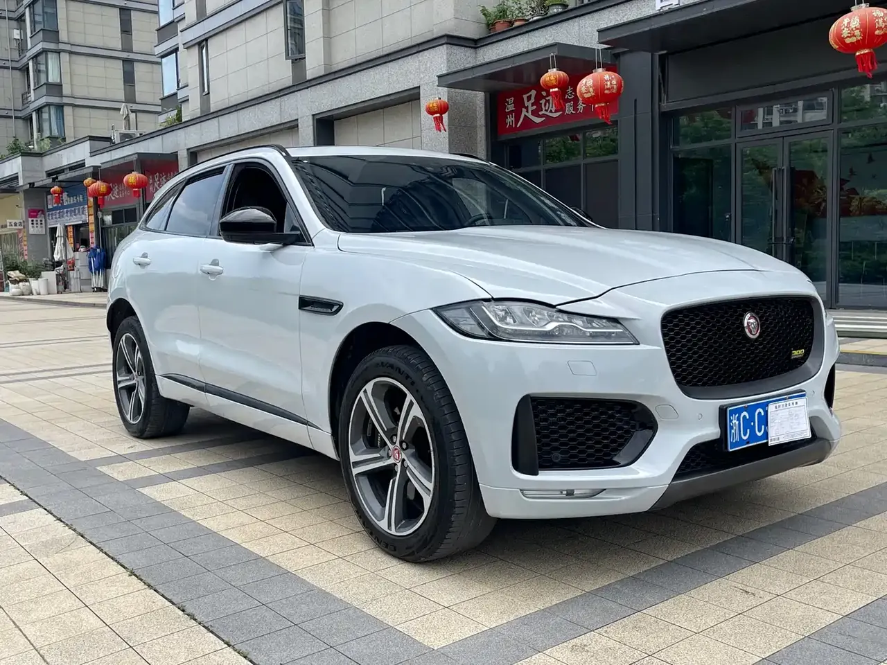 Jaguar F-PACE 2020 300-Sport фото 3