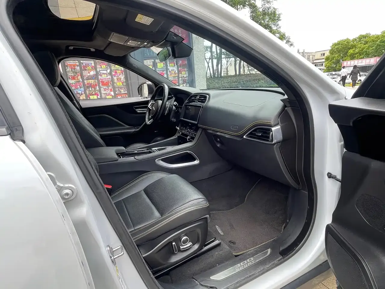 Jaguar F-PACE 2020 300-Sport фото 11