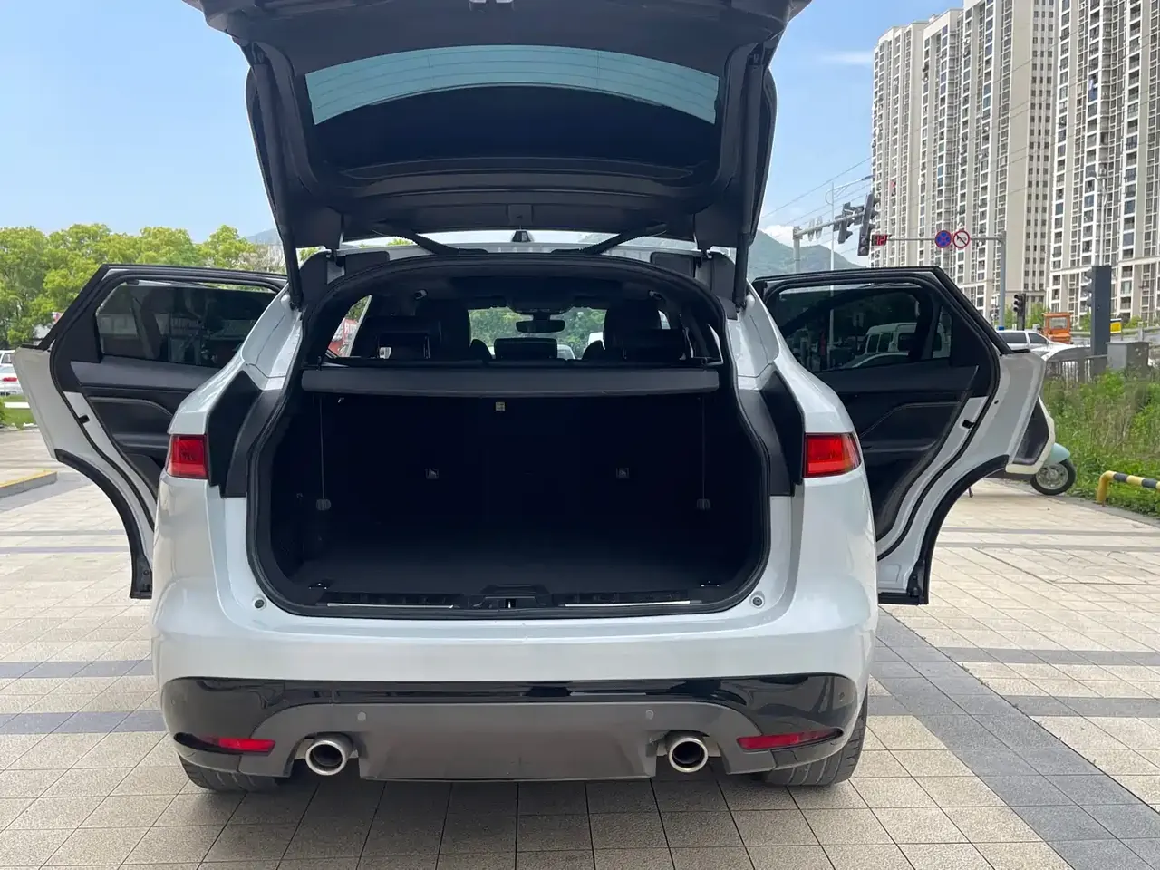 Jaguar F-PACE 2020 300-Sport фото 16