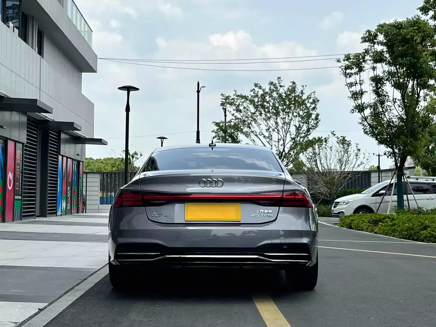 Audi A7L 2022 45 TFSI S-line Youth Dream Edition фото 4