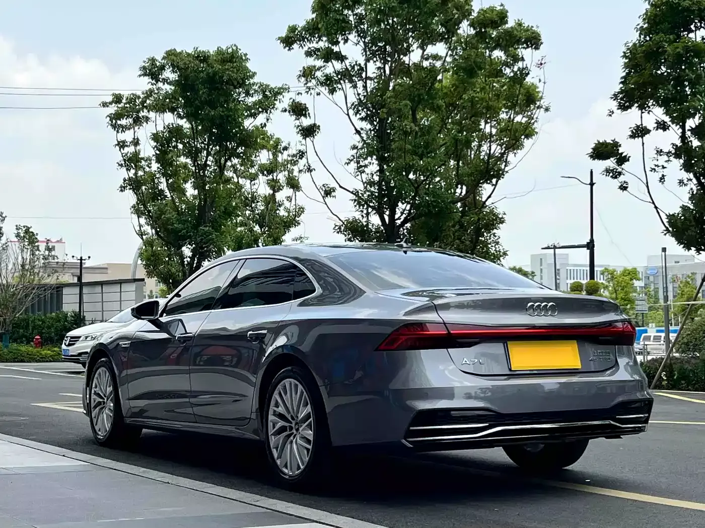 Audi A7L 2022 45 TFSI S-line Youth Dream Edition фото 5
