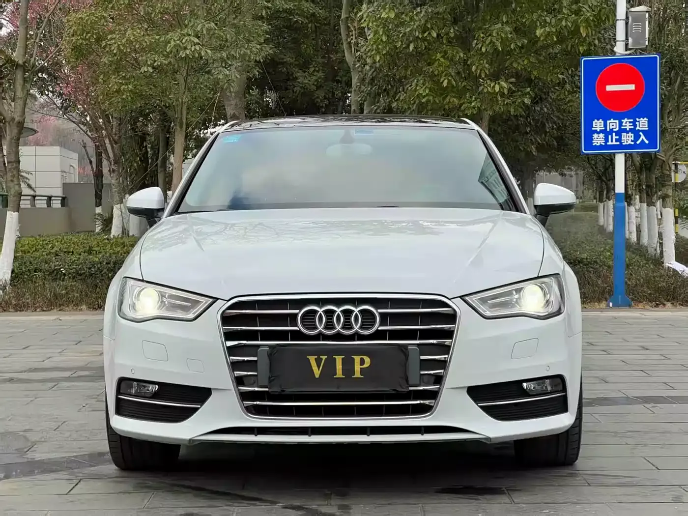 Audi A3 2015 Sportback 40 TFSI Automatic Comfort фото 3