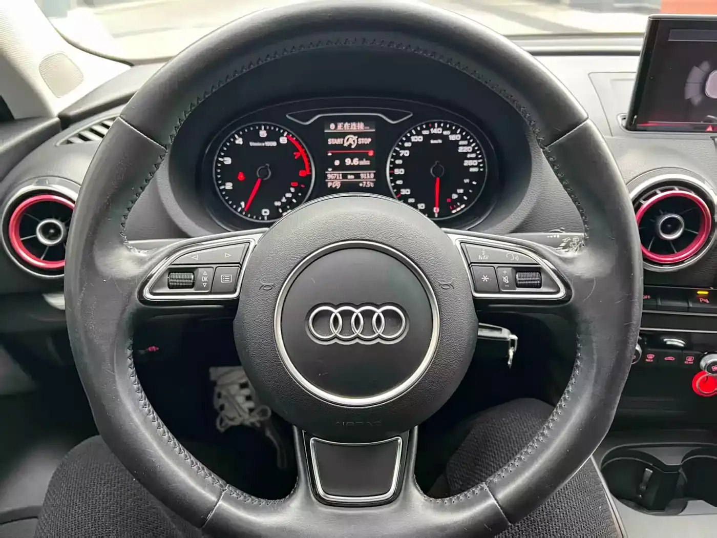 Audi A3 2015 Sportback 40 TFSI Automatic Comfort фото 8