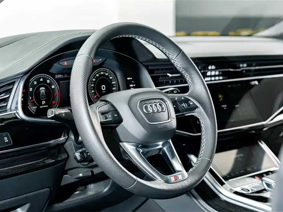 Audi Q8 2022 55 TFSI Exclusive Dynamic фото 12