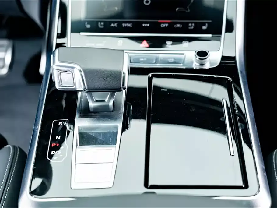 Audi Q8 2022 55 TFSI Exclusive Dynamic фото 16