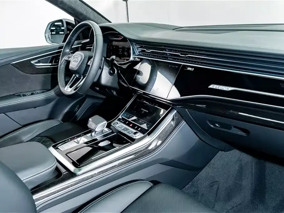 Audi Q8 2022 55 TFSI Exclusive Dynamic фото 19