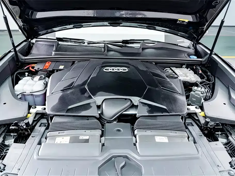 Audi Q8 2022 55 TFSI Exclusive Dynamic фото 26