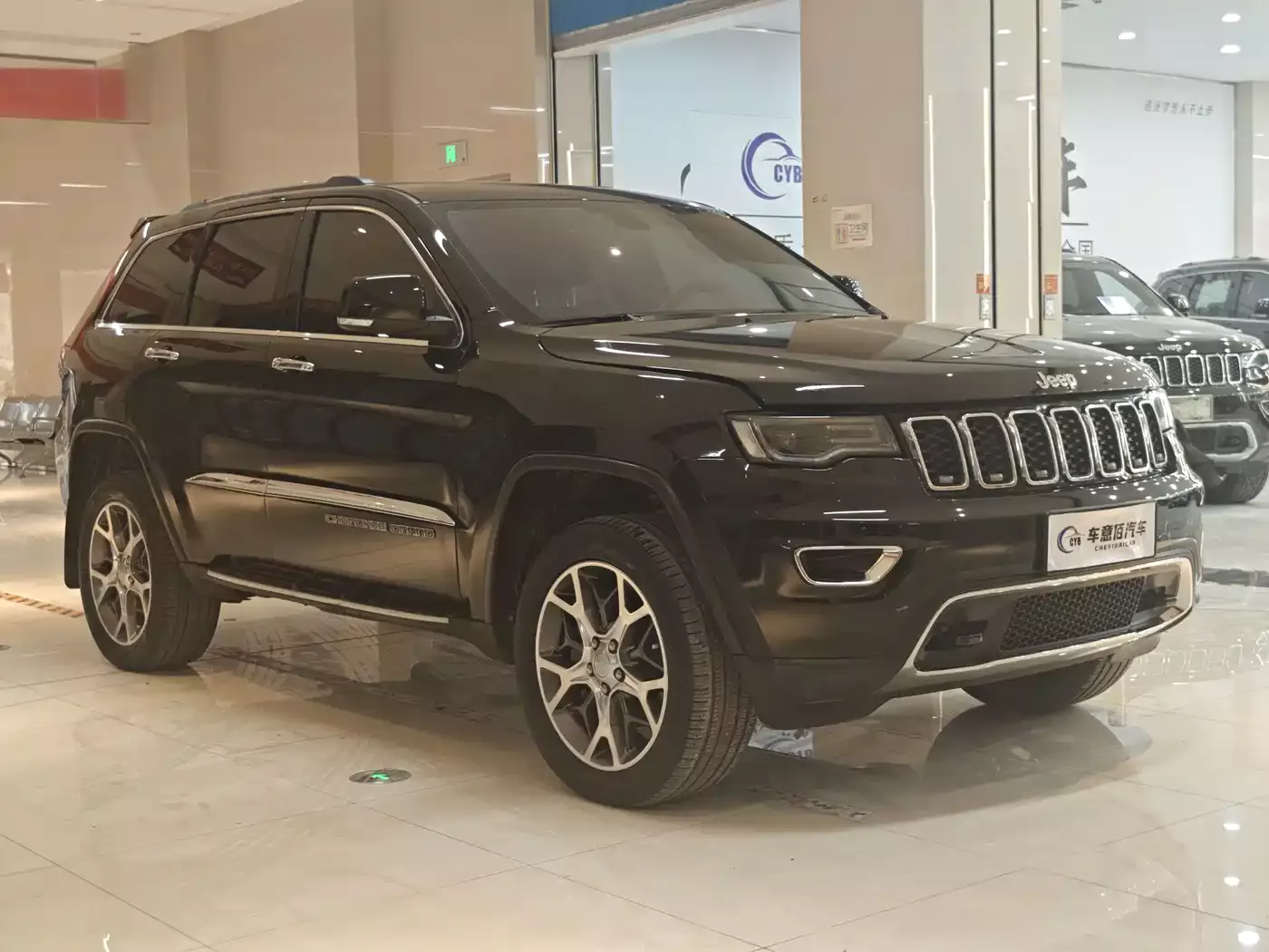 Jeep Grand Cherokee (Import) 2021 3.0L 80th Anniversary Edition фото 3