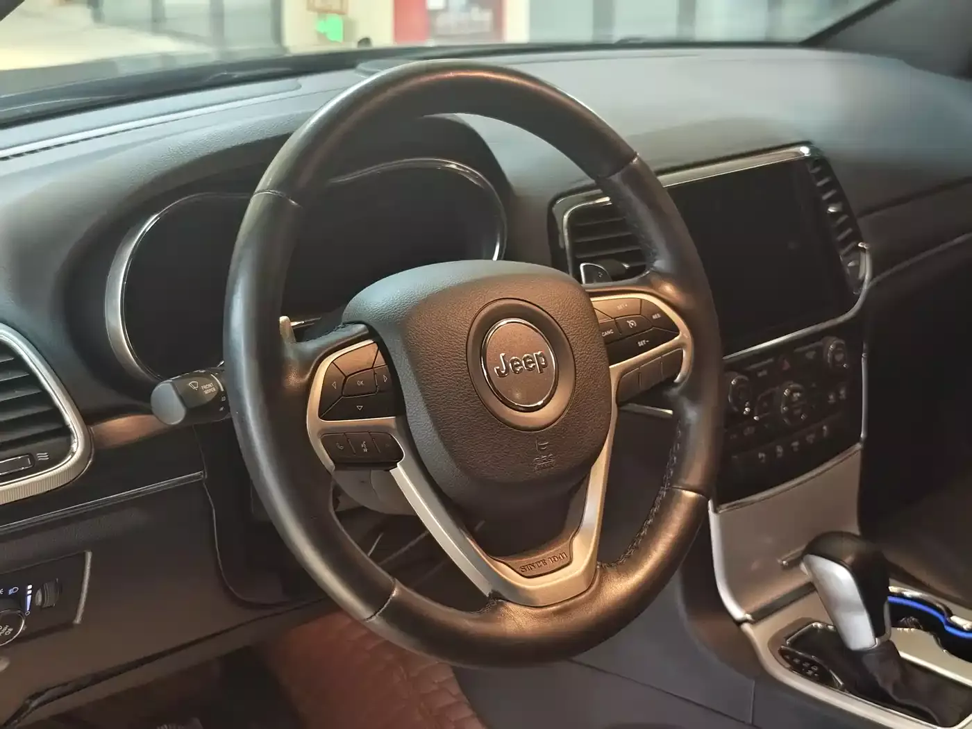Jeep Grand Cherokee (Import) 2021 3.0L 80th Anniversary Edition фото 5