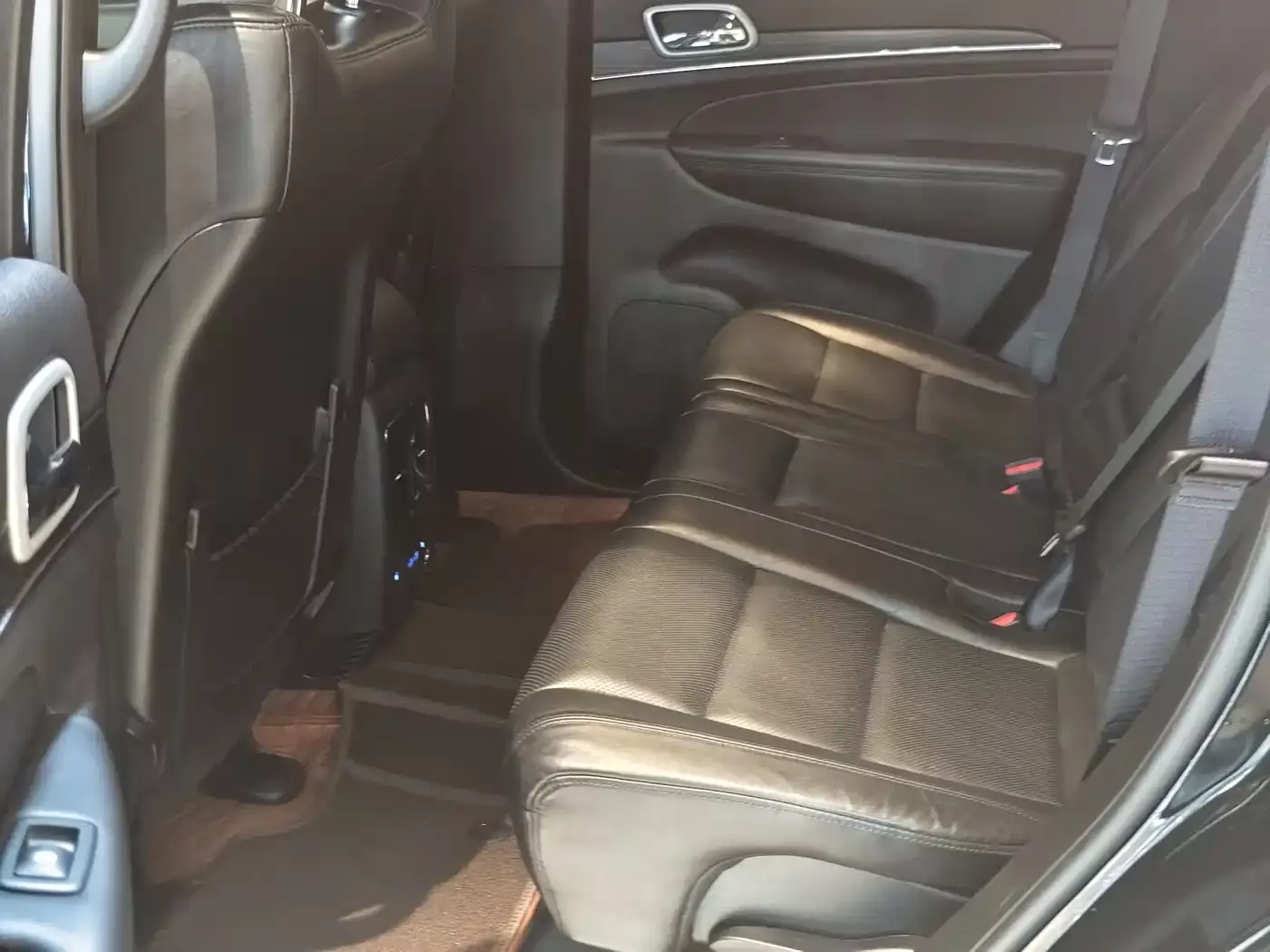 Jeep Grand Cherokee (Import) 2021 3.0L 80th Anniversary Edition фото 10