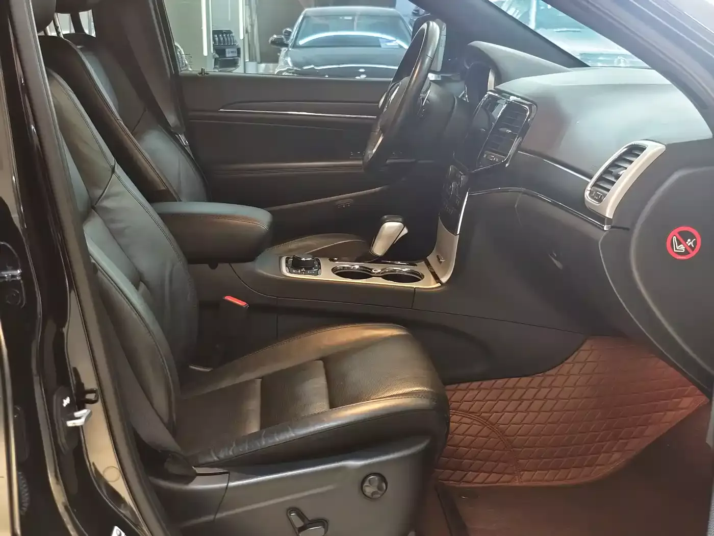Jeep Grand Cherokee (Import) 2021 3.0L 80th Anniversary Edition фото 13