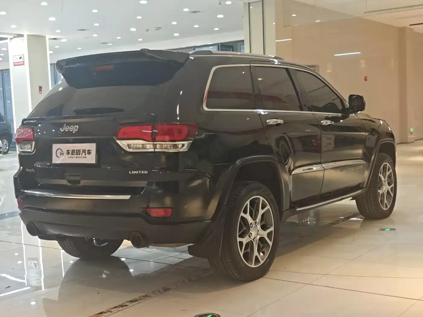 Jeep Grand Cherokee (Import) 2021 3.0L 80th Anniversary Edition фото 17