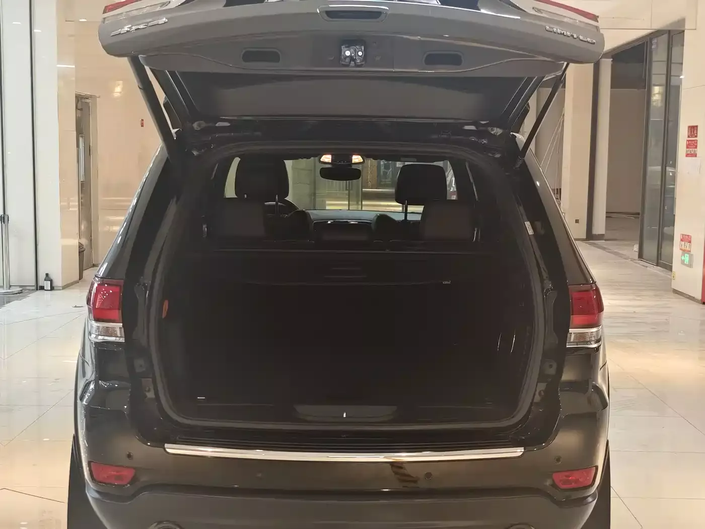 Jeep Grand Cherokee (Import) 2021 3.0L 80th Anniversary Edition фото 18