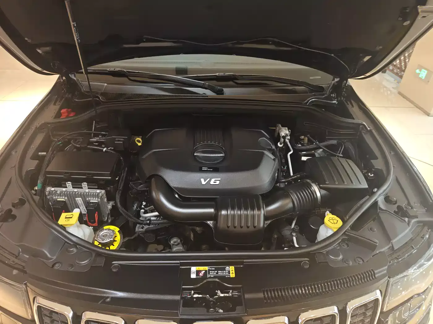Jeep Grand Cherokee (Import) 2021 3.0L 80th Anniversary Edition фото 20