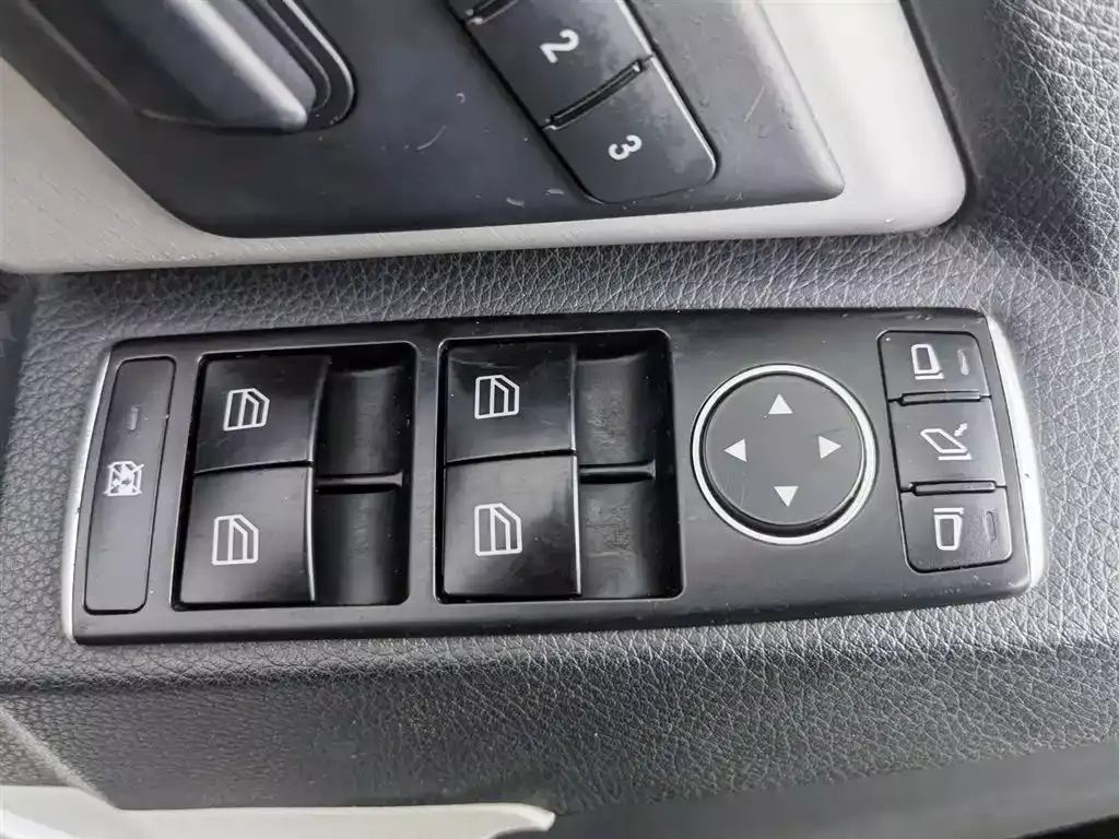 Mercedes-Benz GLK-Class 2013 GLK 300 4MATIC Dynamic Sunroof фото 9