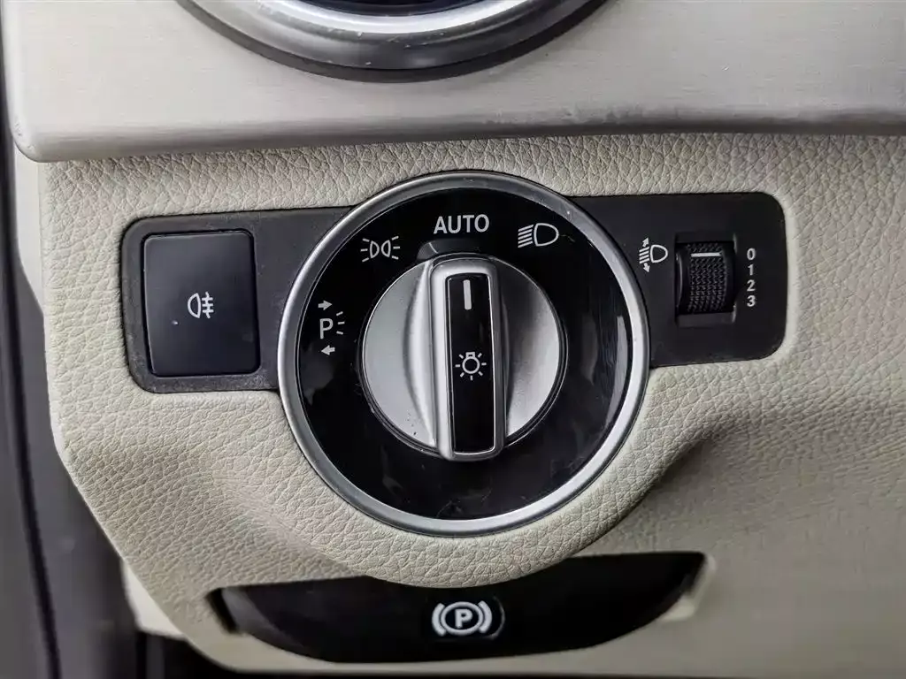 Mercedes-Benz GLK-Class 2013 GLK 300 4MATIC Dynamic Sunroof фото 21