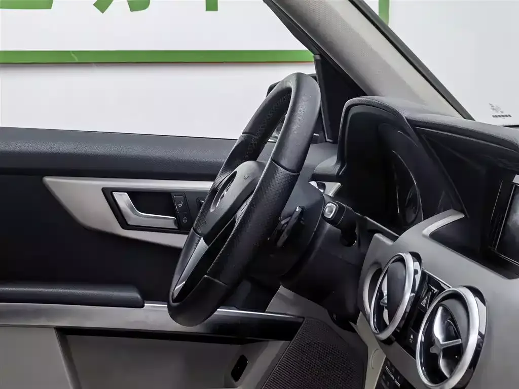 Mercedes-Benz GLK-Class 2013 GLK 300 4MATIC Dynamic Sunroof фото 22