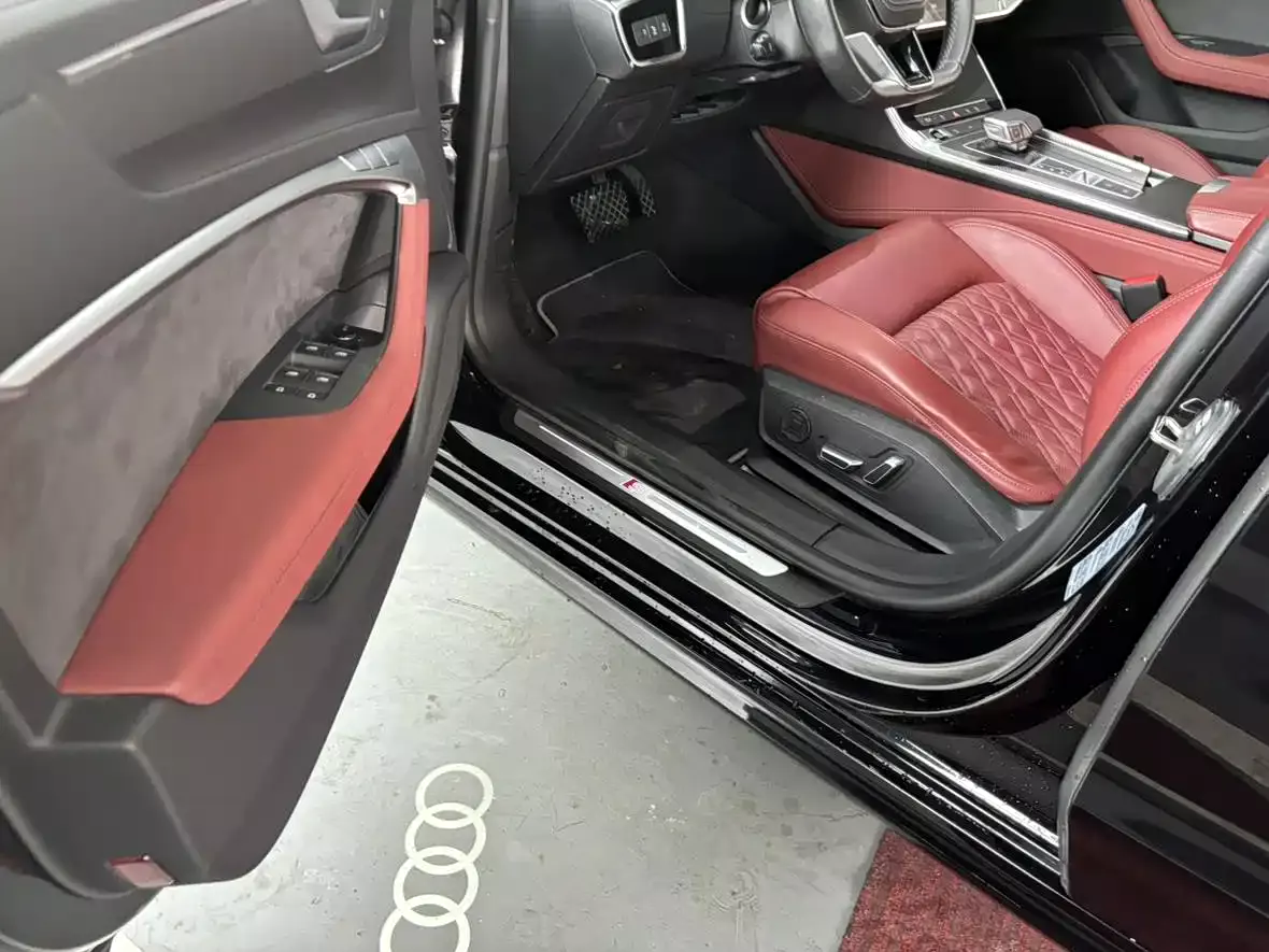 Audi A7L 2024 45 TFSI quattro Black Warrior Edition фото 9