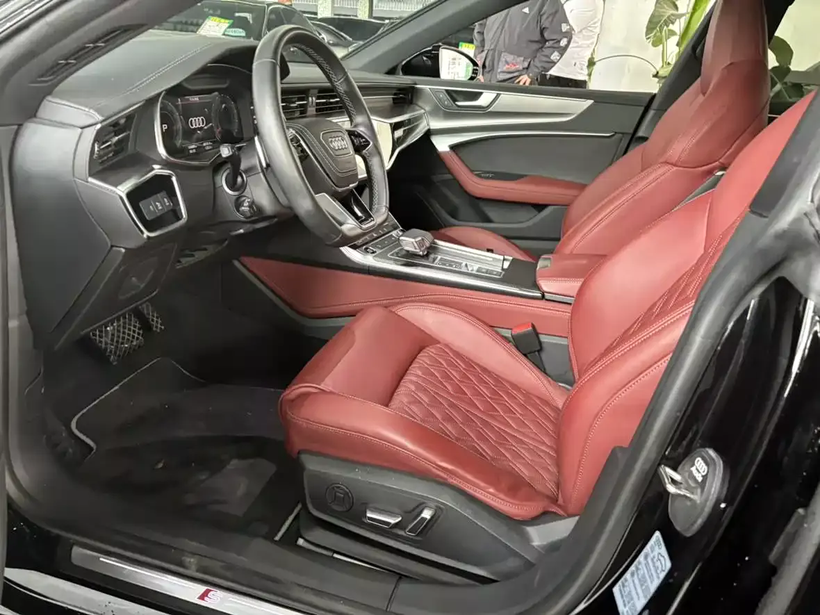 Audi A7L 2024 45 TFSI quattro Black Warrior Edition фото 10