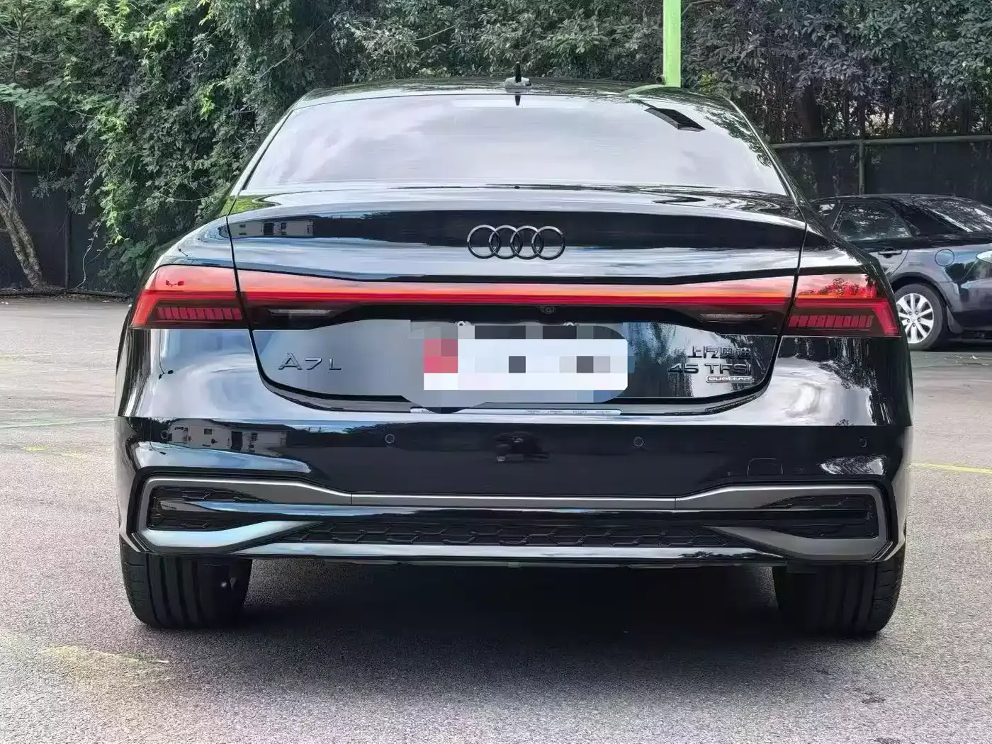 Audi A7L 2024 45 TFSI quattro Black Warrior Edition фото 15