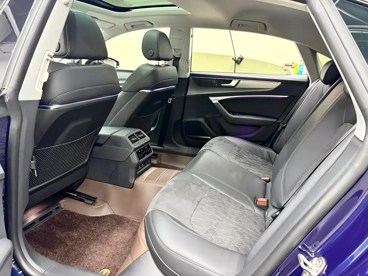 Audi A7L 2024 45TFSI S-line Dream Edition Crystal Package фото 7