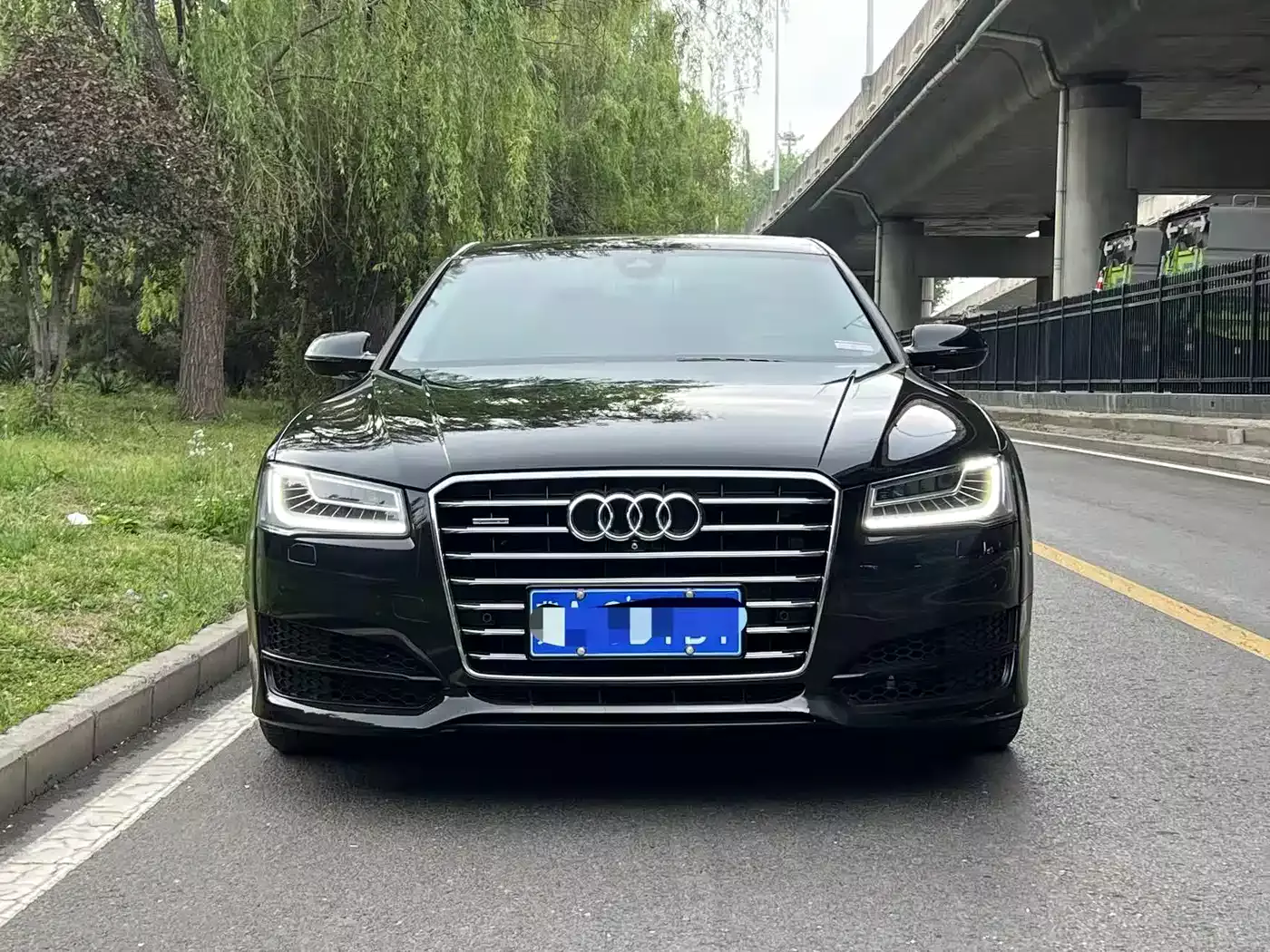 Audi A8 2017 A8L 45 TFSI quattro Luxury фото 2