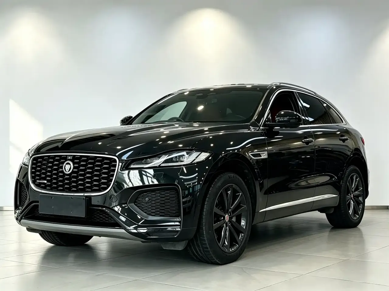 Jaguar F-PACE 2021 250PS R-Dynamic S фото 2