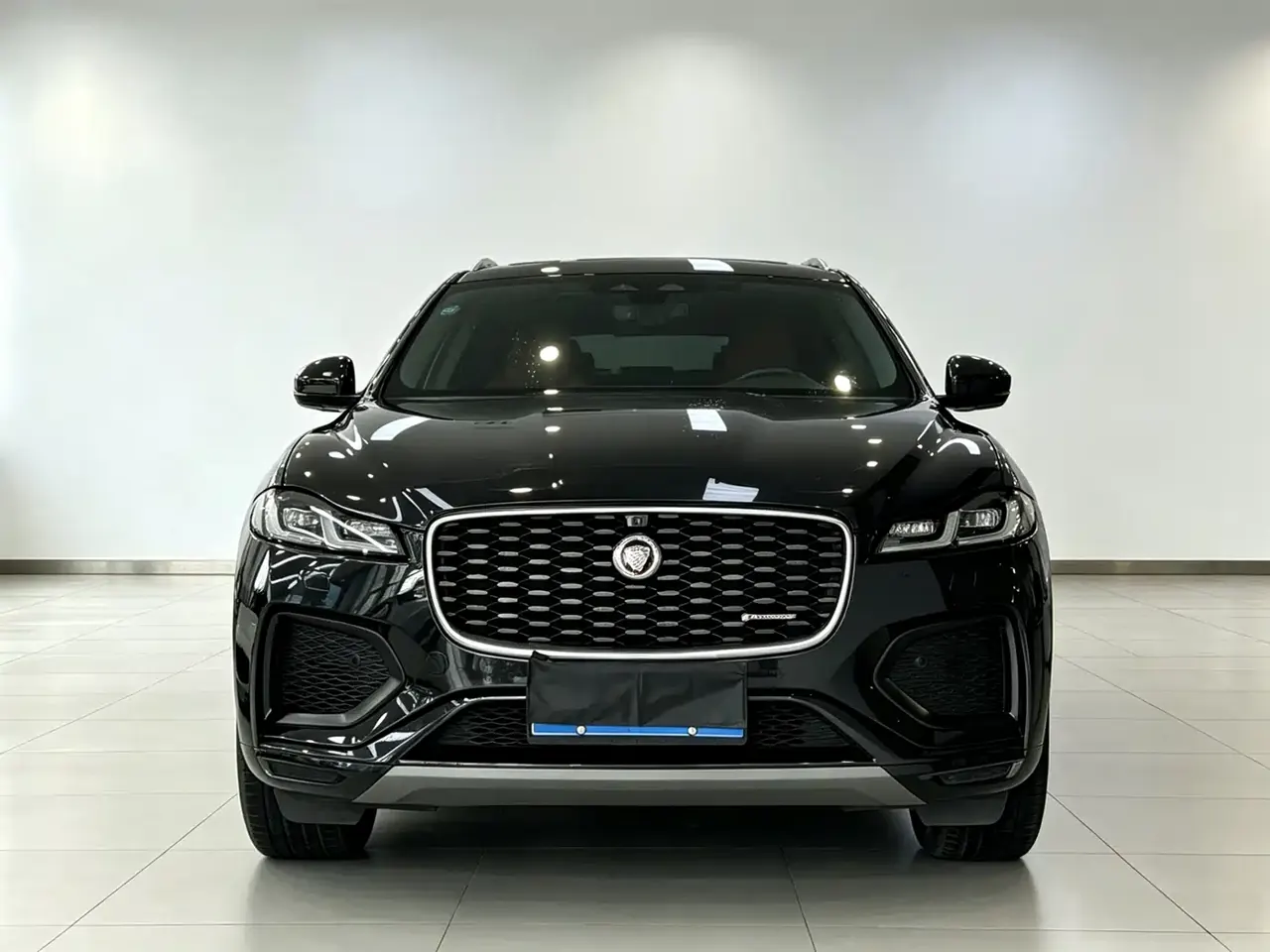 Jaguar F-PACE 2021 250PS R-Dynamic S фото 3