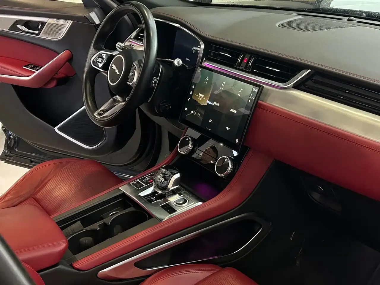Jaguar F-PACE 2021 250PS R-Dynamic S фото 12