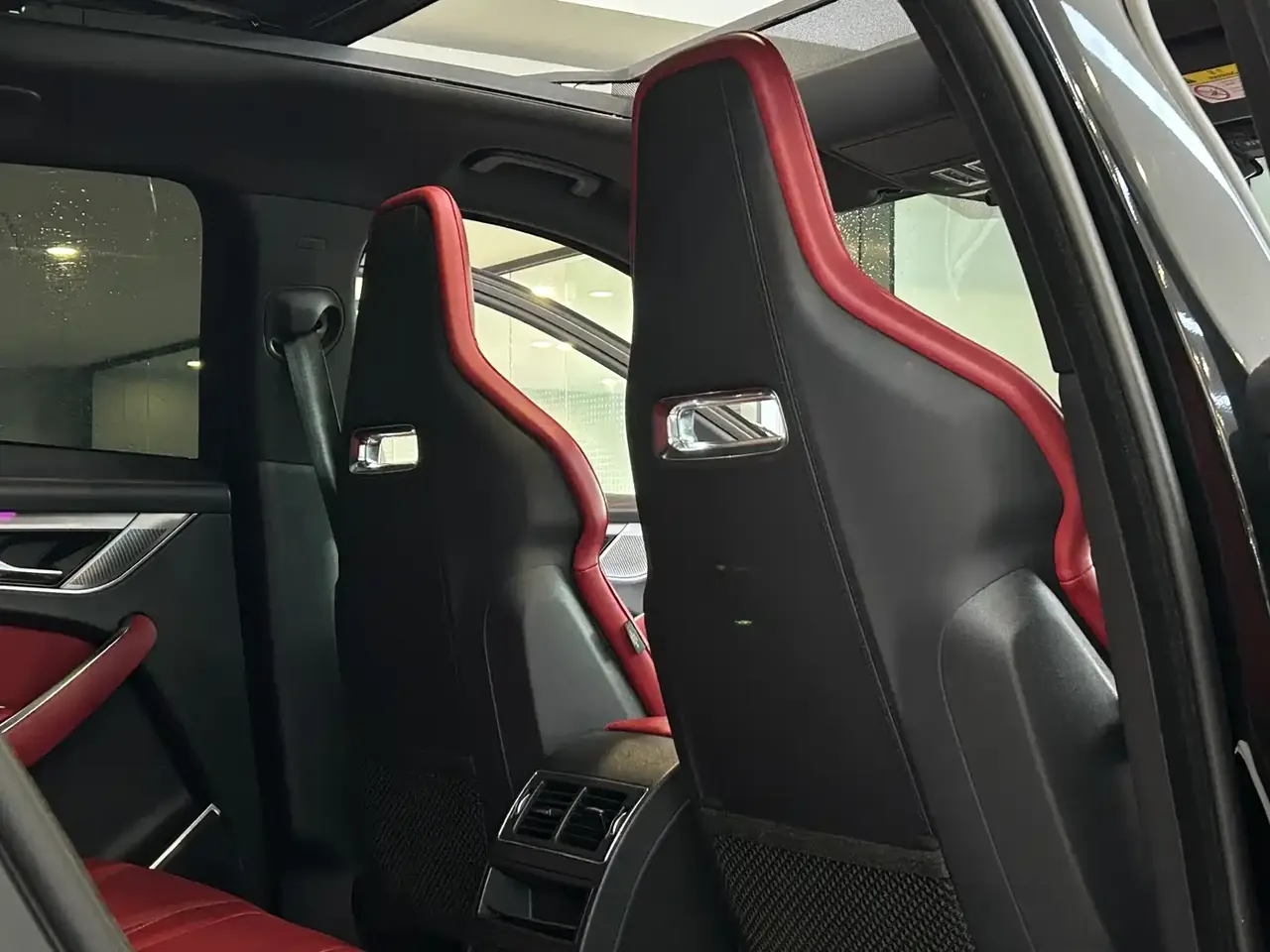 Jaguar F-PACE 2021 250PS R-Dynamic S фото 13