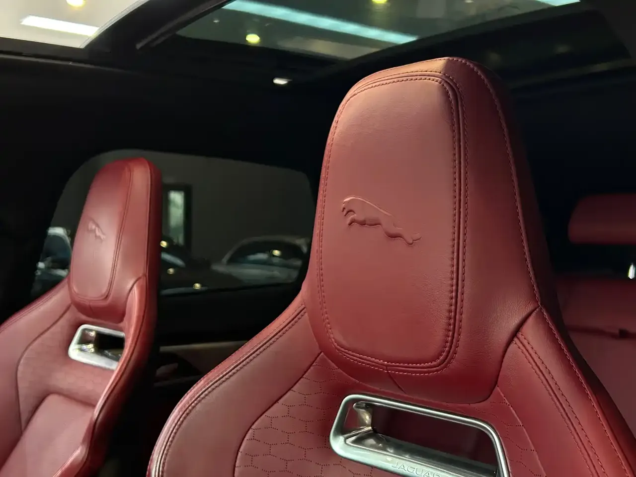 Jaguar F-PACE 2021 250PS R-Dynamic S фото 18