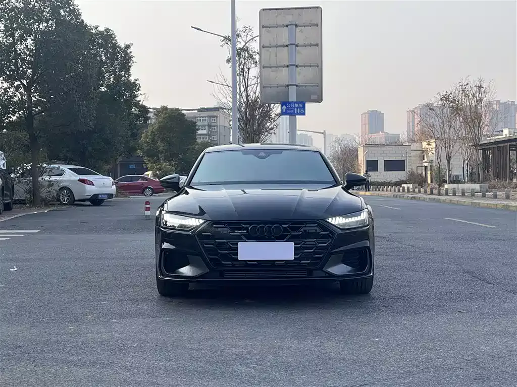 Audi A7L 2024 45 TFSI quattro Black Warrior Edition фото 2