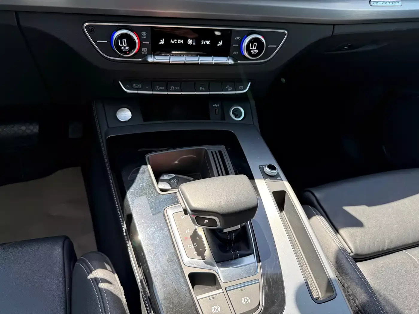 Audi Q5L 2022 40T Luxury Dynamic фото 12