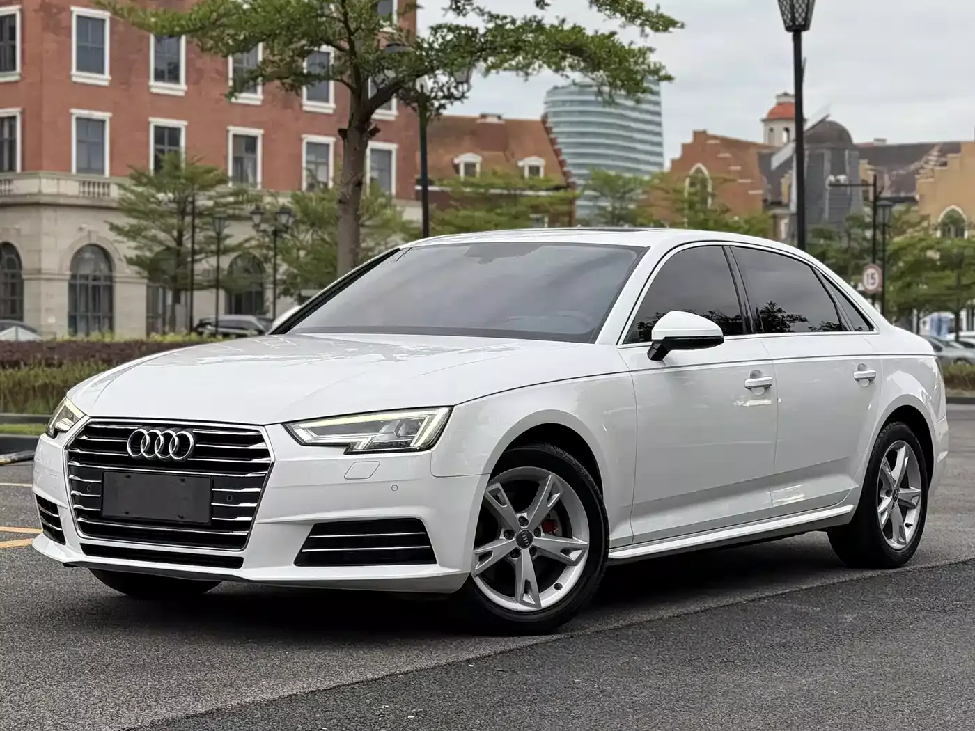 Audi A4L 2017 40 TFSI Fashion Edition