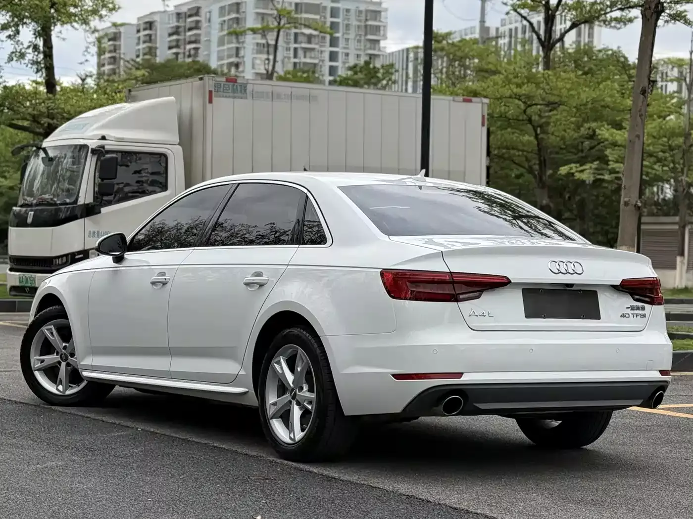 Audi A4L 2017 40 TFSI Fashion Edition фото 12