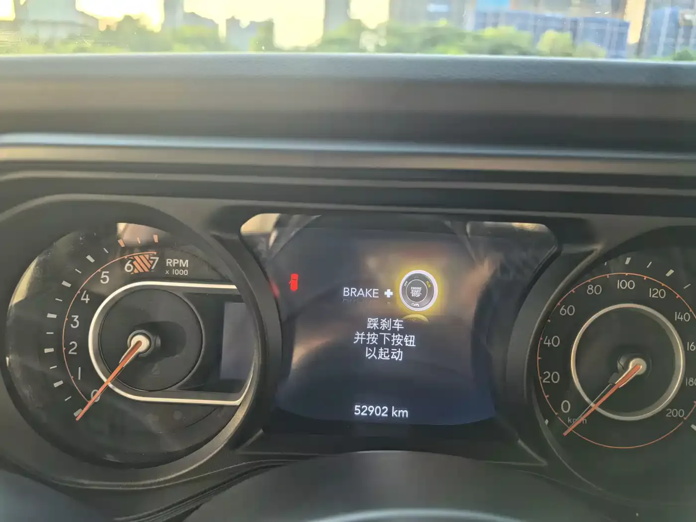 Jeep Wrangler 2024 Model 2.0T Sahara Four-Door Version фото 8