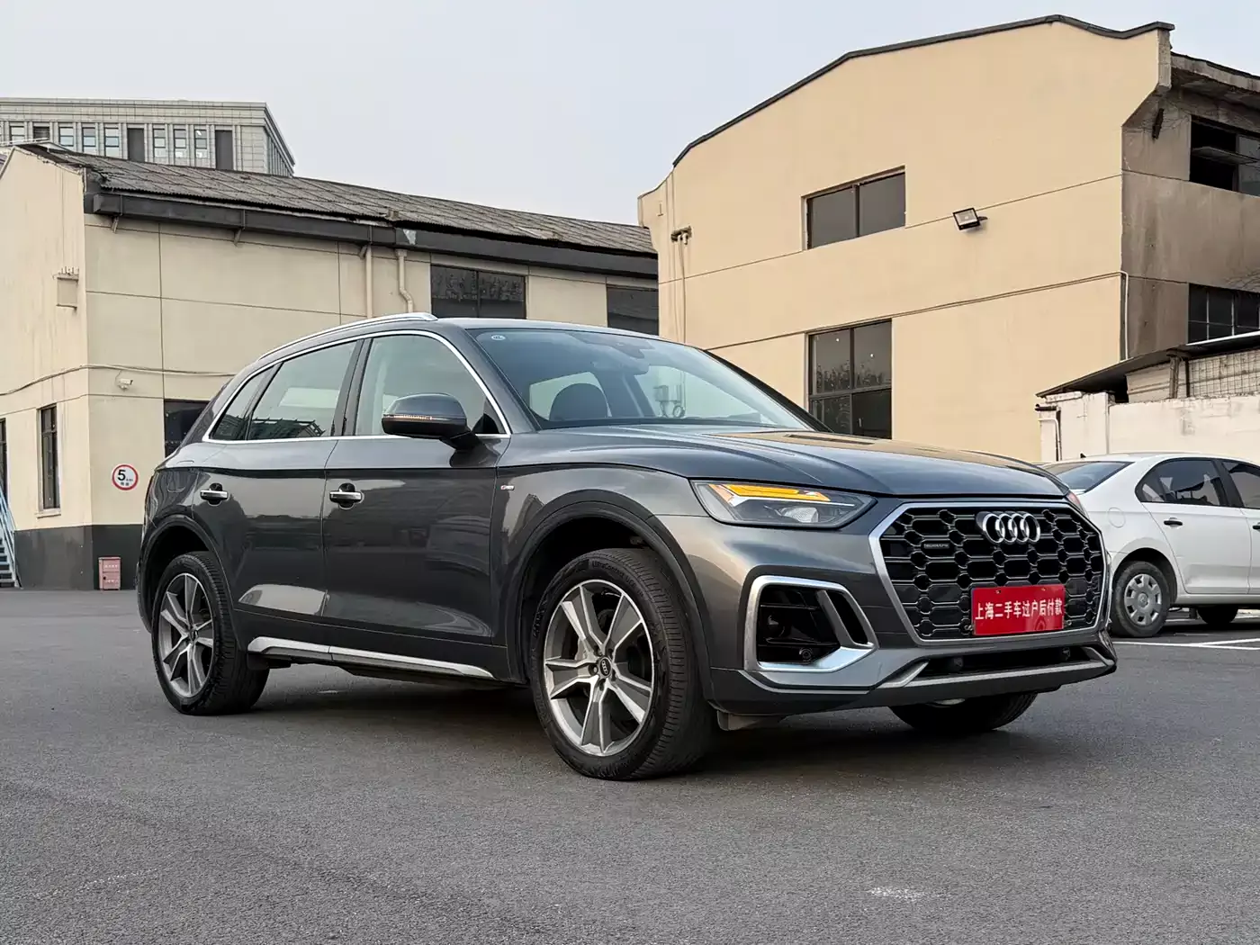 Audi Q5L 2021 40 TFSI Fashion Dynamic фото 2